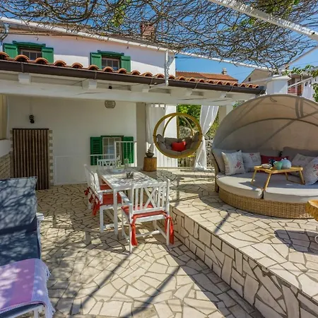 Kuca Grgosic Juric Holiday home
