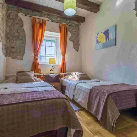 Kuca Grgosic Juric * Dramalj